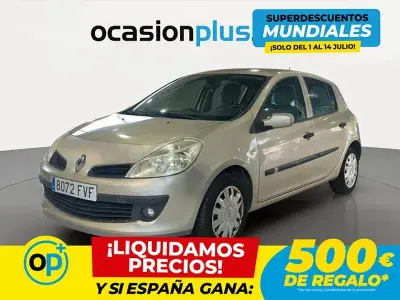 Usado Renault Clio II Expression 85 CV (62 kW) 2007 Beige Berlina