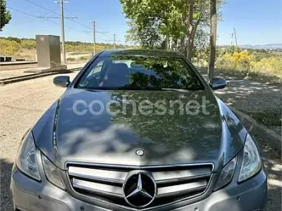 Usado Mercedes E250 204 CV (150 kW) 2009 Gris / plata Coupe