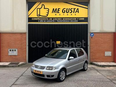Usado VW Polo Trendline 60 CV (44 kW) 2001 Gris / plata Berlina