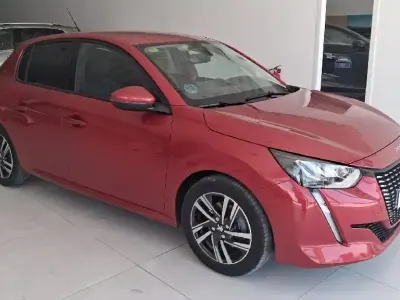Usado Peugeot 208 Allure 100 CV (73 kW) 2020 Rojo Utilitario