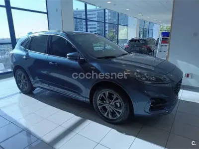 Usado Ford Kuga ST-Line X 120 CV (88 kW) 2022 Azul SUV