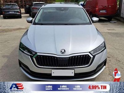 Usado Skoda Octavia Ambition 204 CV (150 kW) 2021 Plateado Familiar