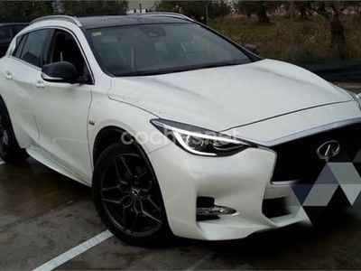 Usado Infiniti Q30 Sport Tech 170 CV (125 kW) 2016 Blanco Utilitario