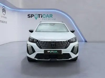 Usado Peugeot 2008 Allure 100 CV (73 kW) 2023 Blanco SUV