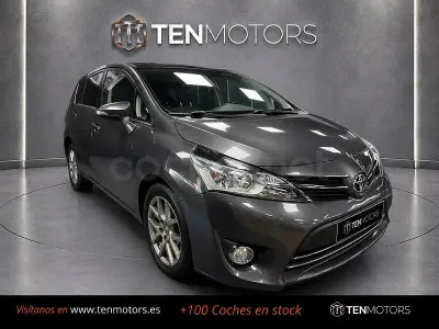 Usado Toyota Verso Advance 112 CV (82 kW) 2014 Gris / plata Monovolumen