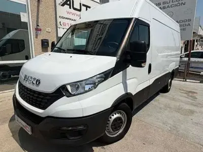 Usado Iveco Daily 136 CV (100 kW) 2021 Blanco Van