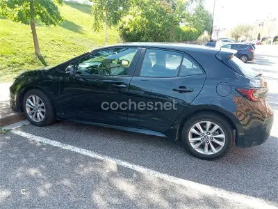 Usado Toyota Corolla Active 140 CV (102 kW) 2023 Negro Berlina