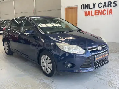 Begagnad Ford Focus Trend 125 HK (91 kW) 2013 Blå Sedan