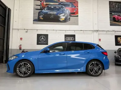 Usado BMW 118 Sport Line 136 CV (100 kW) 2021 Azul Utilitario