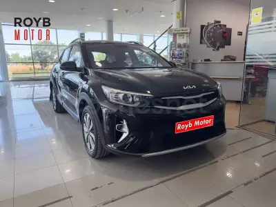 Usado Kia Stonic 100 CV (73 kW) 2023 Azul SUV
