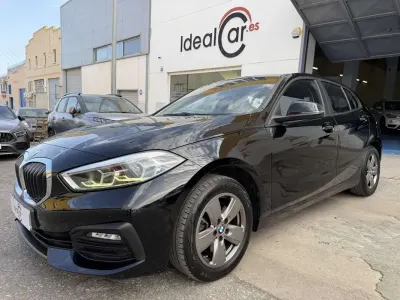 Usado BMW 118 Comfort Edition 150 CV (110 kW) 2021 Negro Utilitario