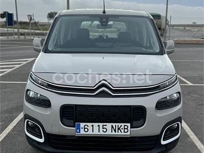 Usado Citroën Berlingo Feel 100 CV (73 kW) 2019 Gris / plata Monovolumen