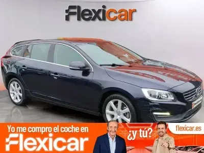 Usado Volvo V60 Momentum 150 CV (110 kW) 2017 Azul Familiar