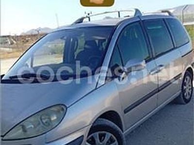 Usado Peugeot 807 130 CV (95 kW) 2005 Gris / plata Monovolumen