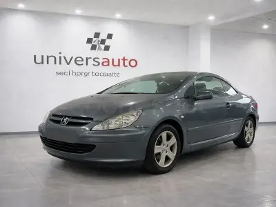 Usado Peugeot 307 CC 143 CV (105 kW) 2005 Gris / plata Descapotable