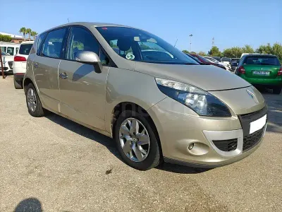 Usado Renault Scénic III Dynamique 110 CV (80 kW) 2011 Beige Monovolumen