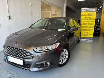 Usado Ford Mondeo Trend 120 CV (88 kW) 2015 Gris / plata Berlina