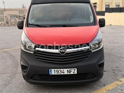 Usado Opel Vivaro 120 CV (88 kW) 2018 Rojo Monovolumen