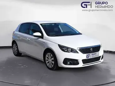Usado Peugeot 308 Style 100 CV (73 kW) 2020 Blanco Berlina
