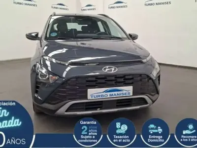 Usado Hyundai Bayon 84 CV (61 kW) 2023 Gris SUV