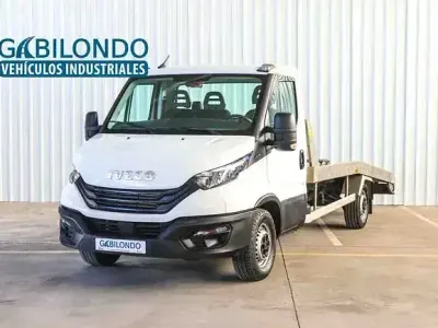 Usado Iveco Daily 160 CV (117 kW) 2023 Blanco Berlina