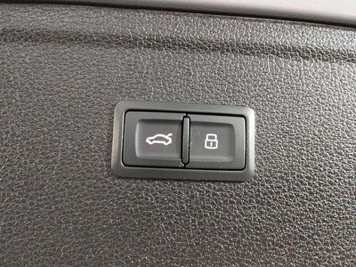 Usado Audi Q3 150 CV (110 kW) 2024 Gris SUV