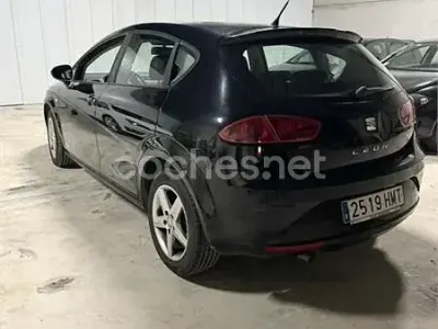 Usado Seat Leon Copa 90 CV (66 kW) 2012 Negro Berlina