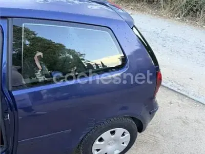 Usado VW Polo Advance 75 CV (55 kW) 2005 Azul Berlina