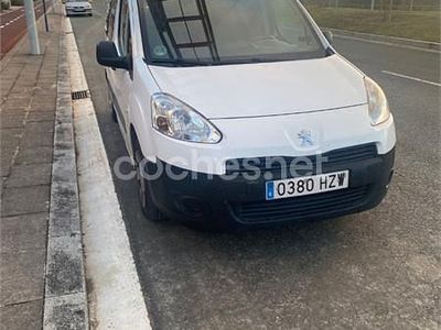 Usado Peugeot Partner Tepee 75 CV (55 kW) 2014 Blanco Monovolumen