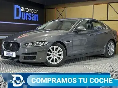 Usado Jaguar XE Pure 182 CV (133 kW) 2016 Gris Berlina