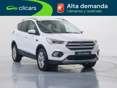 Usado Ford Kuga Trend 120 CV (88 kW) 2019 Blanco SUV
