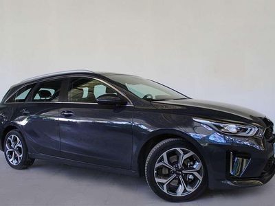 Begagnad Kia Ceed 141 HK (103 kW) 2022 Grå Halvkombi