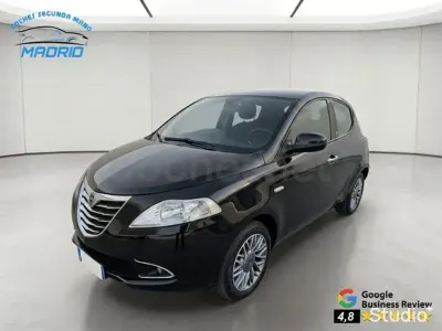 Usado Lancia Ypsilon Platinum 85 CV (62 kW) 2012 Negro Utilitario