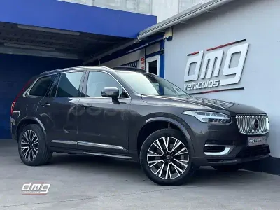Usado Volvo XC90 Ultimate 455 CV (334 kW) 2023 Gris / plata SUV