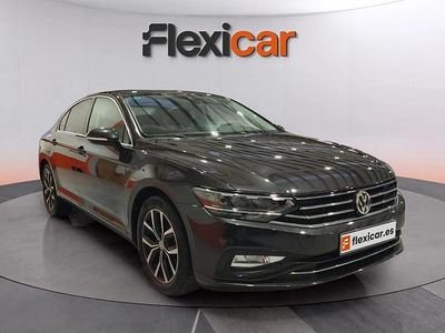 Usado VW Passat Advance 120 CV (88 kW) 2019 Gris Berlina