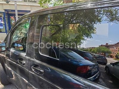 Mercedes V220