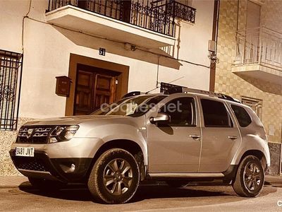 Usado Dacia Duster Lauréate 125 CV (91 kW) 2016 Gris / plata SUV