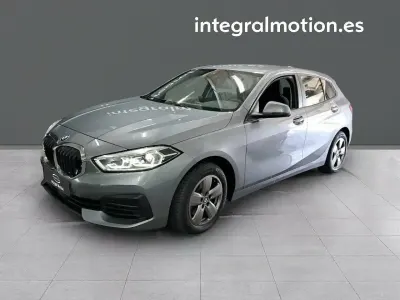 Usado BMW 118 150 CV (110 kW) 2023 Gris Utilitario