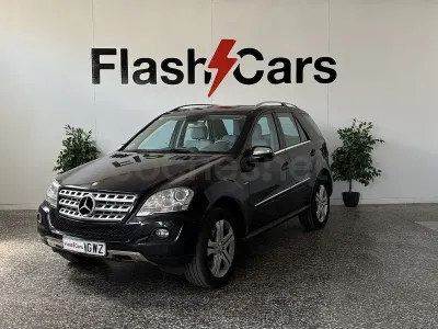 Usado Mercedes ML300 204 CV (150 kW) 2010 Azul SUV