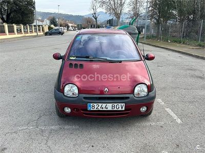 Usado Renault Twingo Privilege 60 CV (44 kW) 2001 Granate Utilitario