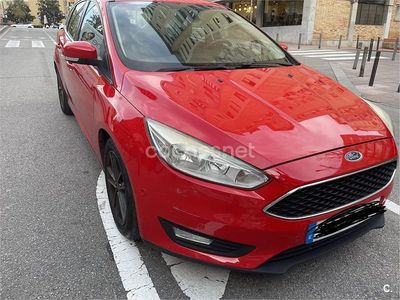 Usado Ford Focus Trend 125 CV (91 kW) 2015 Rojo Berlina