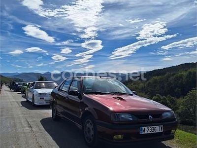 Granate Usado 1996 Renault R9 Berlina | 2400 €