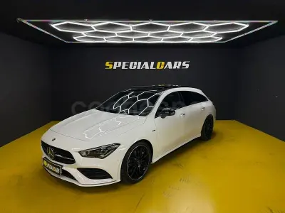 Usado Mercedes CLA200 Shooting Brake 150 CV (110 kW) 2022 Blanco Familiar