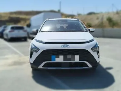 Usado Hyundai Bayon 101 CV (74 kW) 2022 Blanco SUV