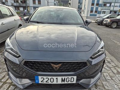 Usado Cupra Leon 150 CV (110 kW) 2023 Gris / plata Berlina