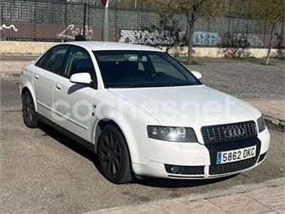 Usado Audi A4 S-Line 115 CV (84 kW) 2001 Blanco Familiar