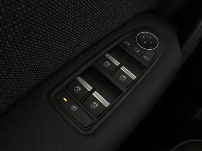 Usado Renault Captur Techno 100 CV (73 kW) 2025 Rojo SUV