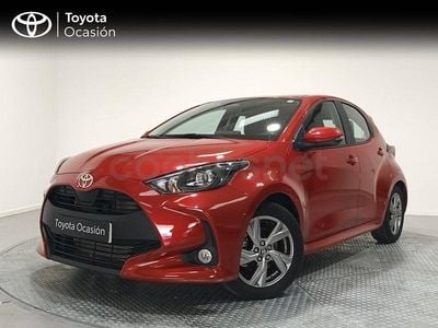Usado Toyota Yaris Hybrid Active 116 CV (85 kW) 2024 Rojo Berlina
