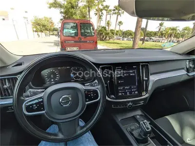 Usado Volvo V60 Momentum 150 HP (110 kW) 2019 Cinzento Carrinha