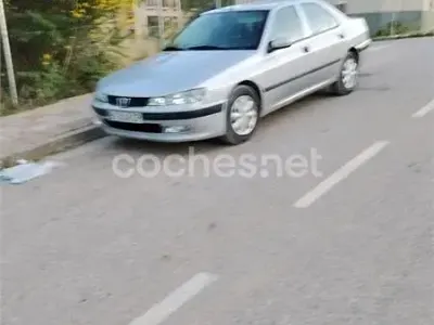 Usado Peugeot 406 112 CV (82 kW) 1999 Gris / plata Berlina